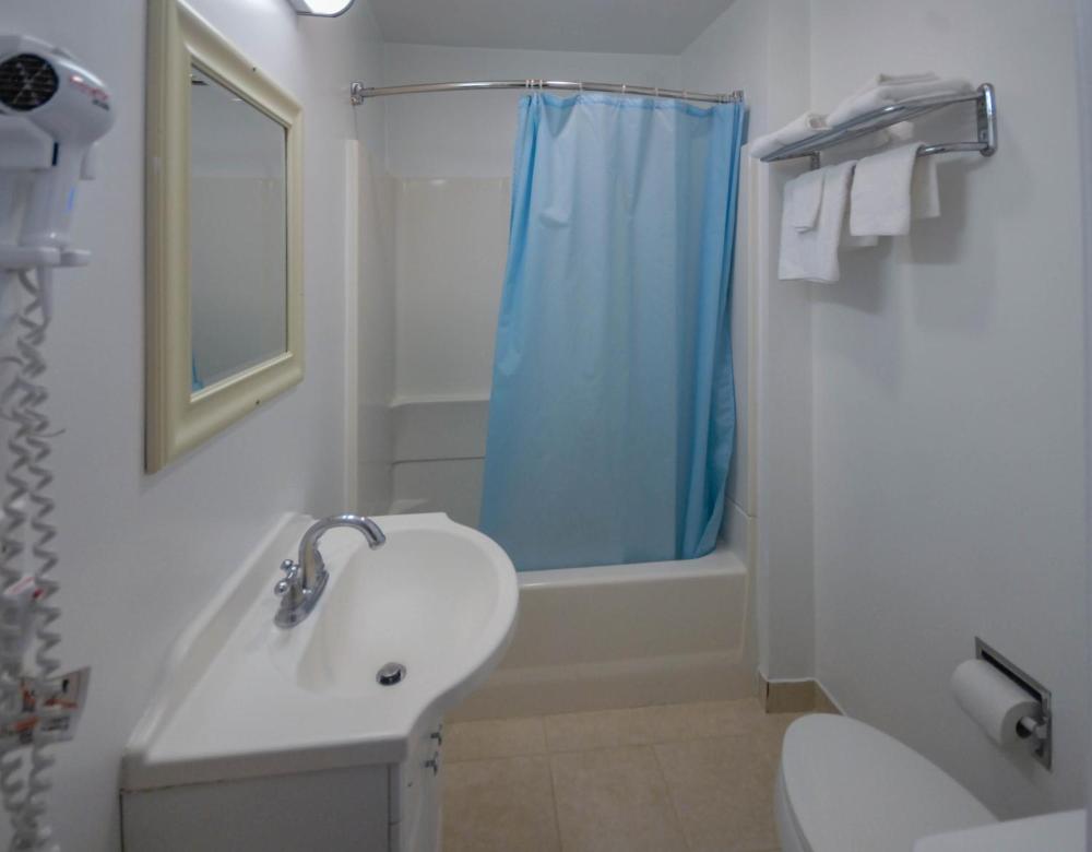 Standard Double Room with Two Double Beds interior